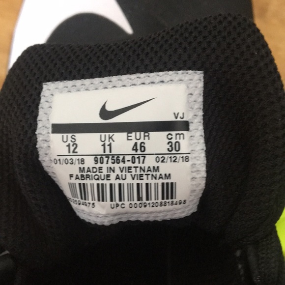 Nike track shoes with key, for cleats retail for $200. $50 plus shipping - Picture 3 of 3